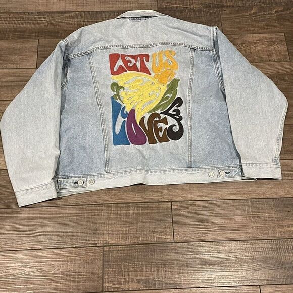 NWT Levi’s Premium Limited Edition Pride Jean Jacket Embroidered “Let Us Love" L - Picture 16 of 16